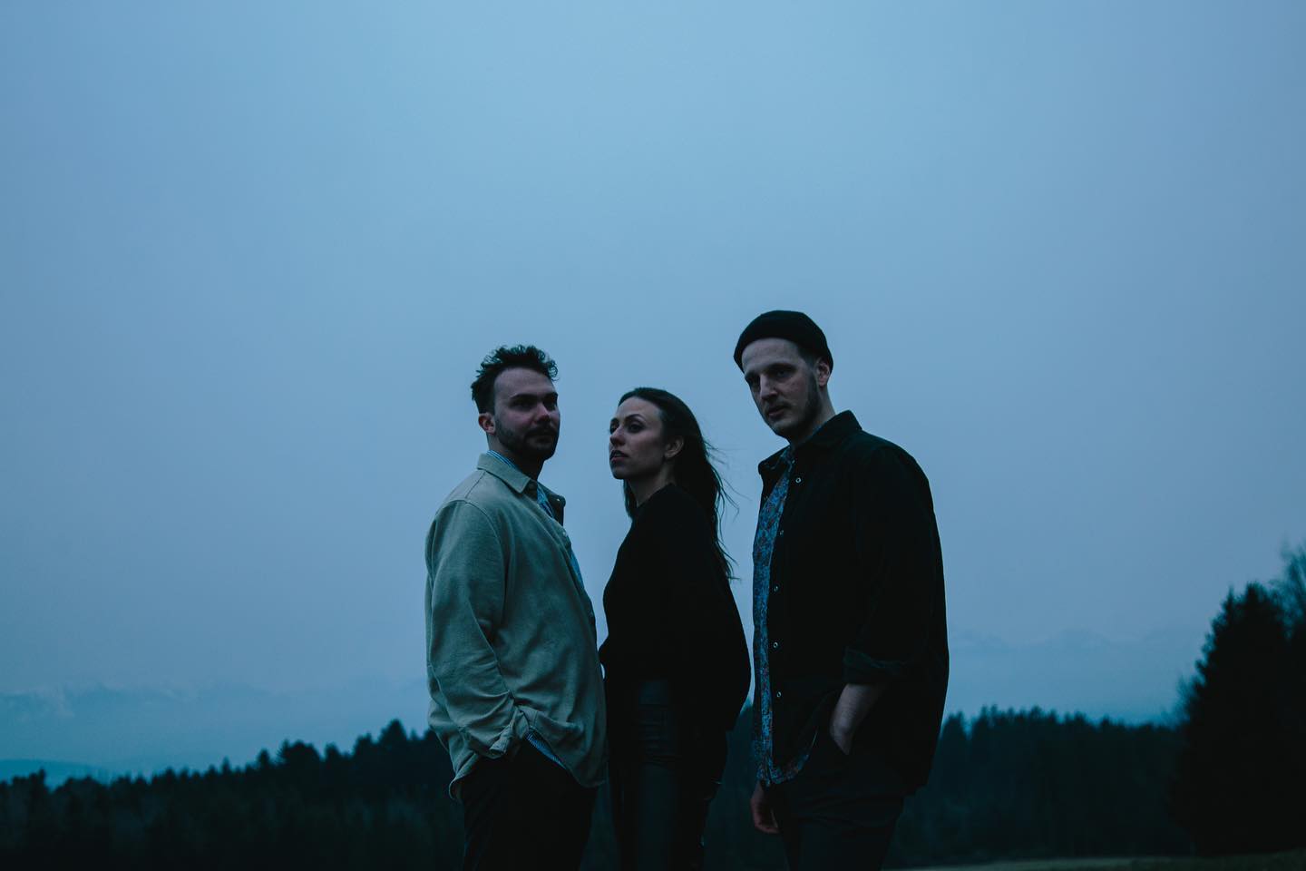 new chapters ahead. 🌌

📷 HEDWIG (thanks for the lovely shooting @summerwashedout 🥰🙏🏽)

#weareava#ava#band#trio#electropop#pop#swiss#switzerland#newcomer#news#newchapter#comingsoon#outdoor#vibe#raw#synth#indie#landscape#music#stgallen#ostschweiz